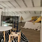 La Paloma Vila *